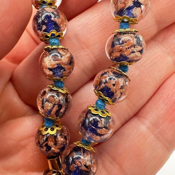 Amazing 7” all lampwork glass beaded and hand knotted, bracelet! - Picture 2 of 10